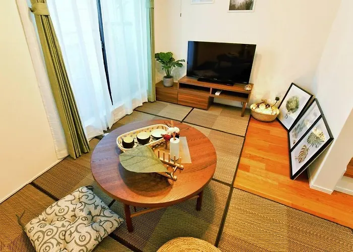 Three-Story Japanese-Style Villa In Shinjuku